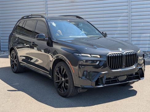 Used 2023 BMW X7 xDrive40i w/ M Sport Package AWD/4WD image 3
