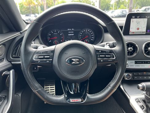 Used 2020 Kia Stinger GT1 RWD image 18