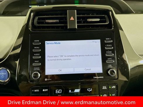 Used 2022 Toyota Prius XLE image 20