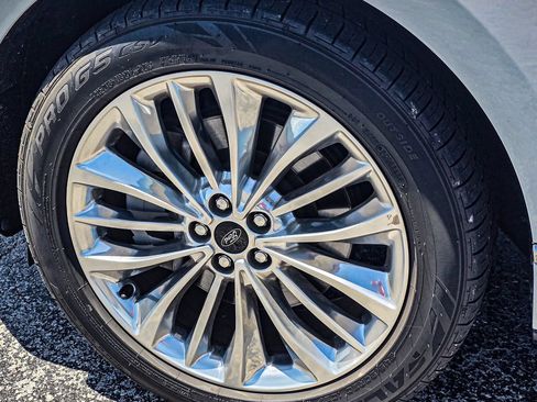 Used 2022 Ford Edge Titanium w/ Equipment Group 301A AWD/4WD image 7