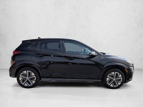 Used 2022 Hyundai Kona SEL w/ Convenience Package image 4