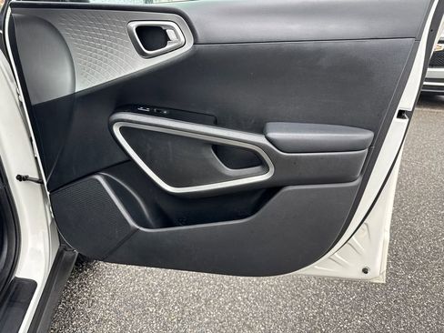 Certified 2023 Kia Soul LX w/ Option Group 015 image 14