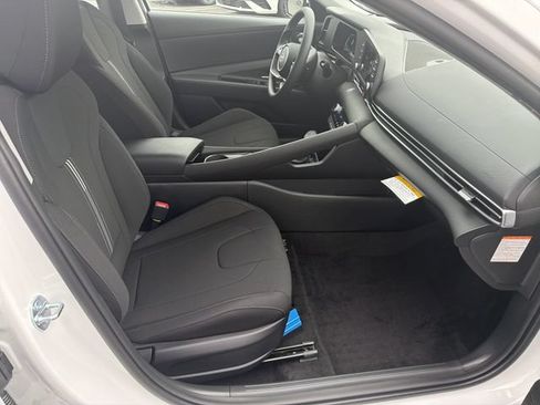 New 2026 Hyundai Elantra Hybrid FWD image 15