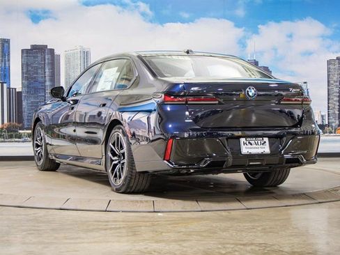 Used 2025 BMW 750e xDrive w/ Executive Package image 9