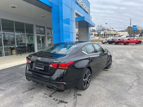 Used 2024 Nissan Altima 2.5 SR image 3