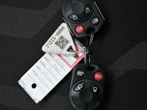 Used 2016 Ford Transit Connect XLT image 26