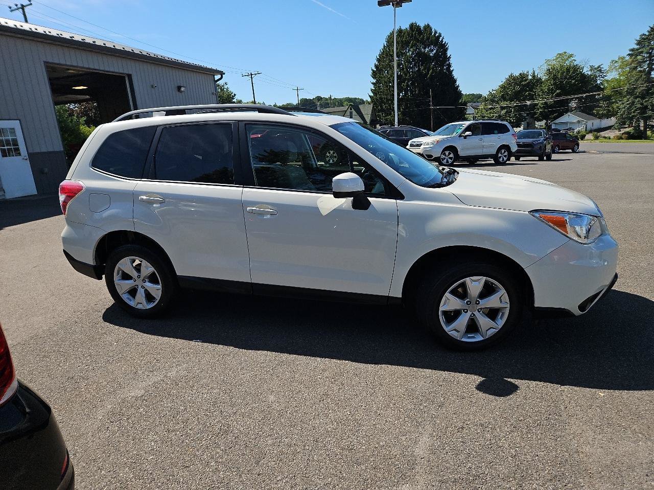 Used 2016 Subaru Forester 2.5i Premium w/ Popular Package #2 AWD/4WD image 2