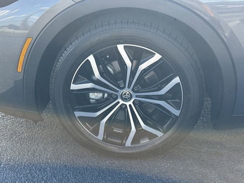 Certified 2023 Toyota Crown AWD/4WD image 19