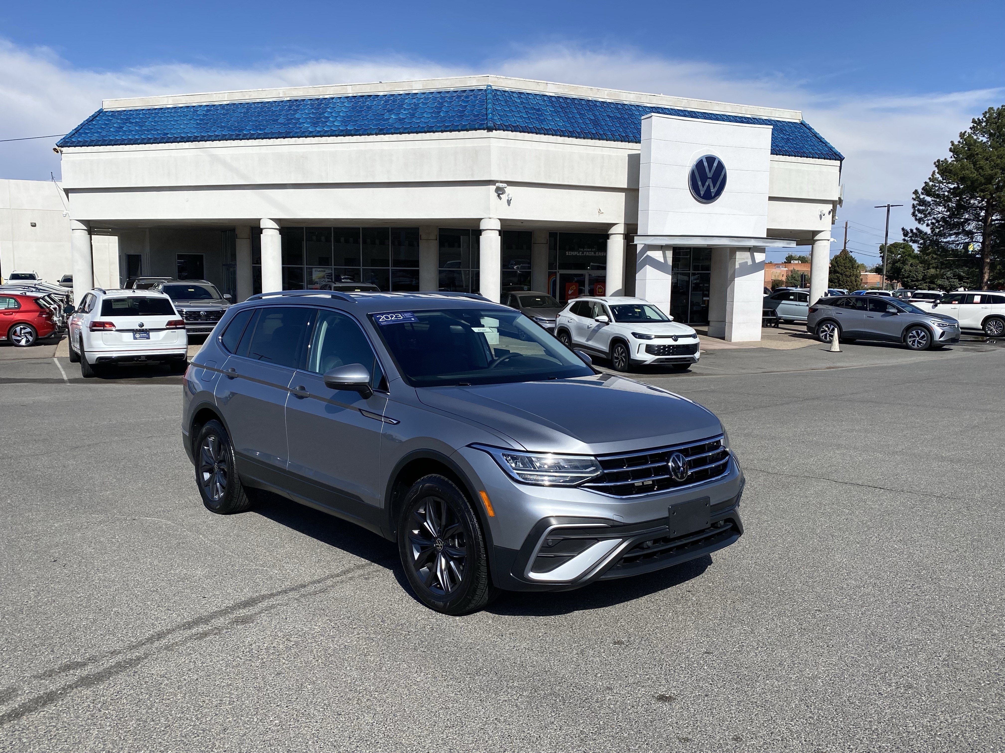 Certified 2023 Volkswagen Tiguan SE FWD image 46