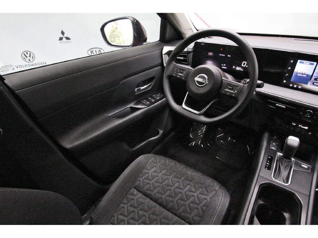 Used 2026 Nissan Kicks SV FWD image 8