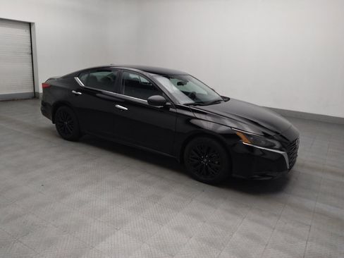 Used 2024 Nissan Altima 2.5 SV image 11