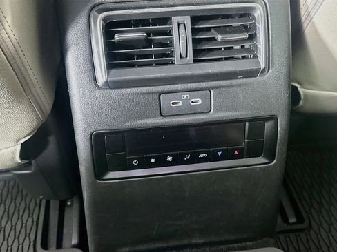Used 2024 MAZDA CX-90 Plug-In Hybrid w/ Preferred AWD/4WD image 27