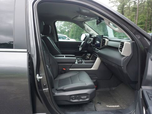 Used 2024 Toyota Tundra Limited AWD/4WD image 16