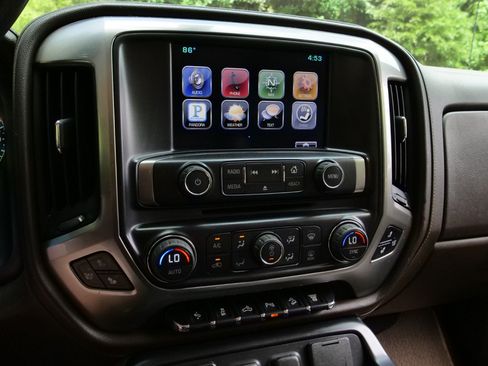 Used 2015 Chevrolet Silverado 2500 LTZ w/ Duramax Plus Package AWD/4WD image 12