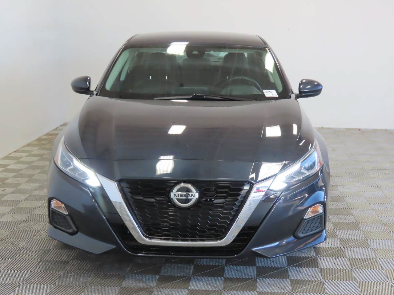 Used 2022 Nissan Altima 2.5 SV FWD image 2