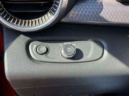 Certified 2024 Chevrolet Trax ACTIV w/ Sunroof Package image 17