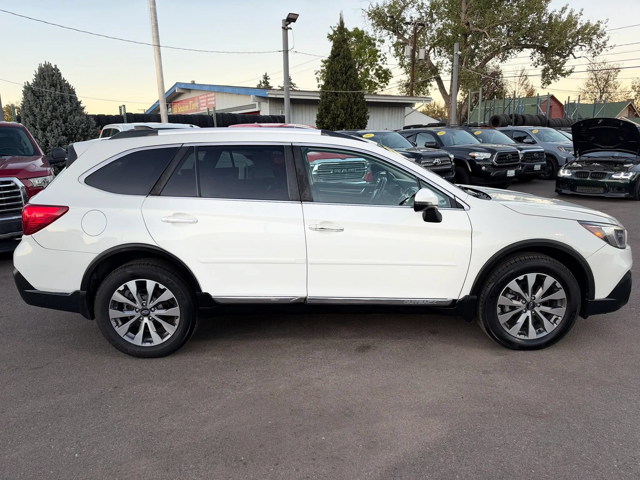 Used 2018 Subaru Outback 3.6R Touring AWD/4WD image 10