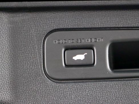 Used 2024 Honda Pilot Touring image 32