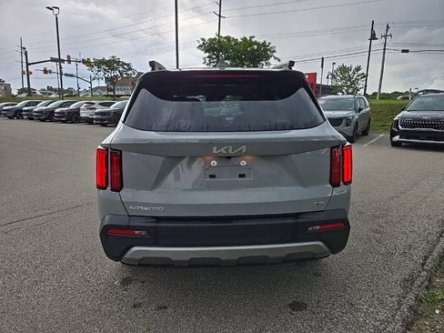 Certified 2023 Kia Sorento SX Prestige AWD/4WD image 6