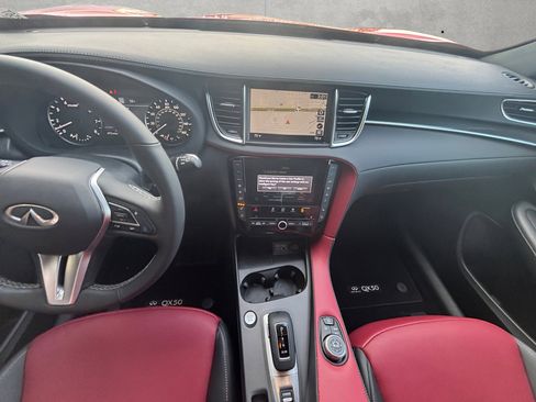 Used 2025 INFINITI QX50 Sport image 3