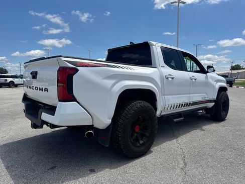 Used 2025 Toyota Tacoma SR5 AWD/4WD image 6