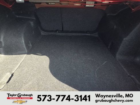 Used 2025 Chevrolet Malibu LT FWD image 15