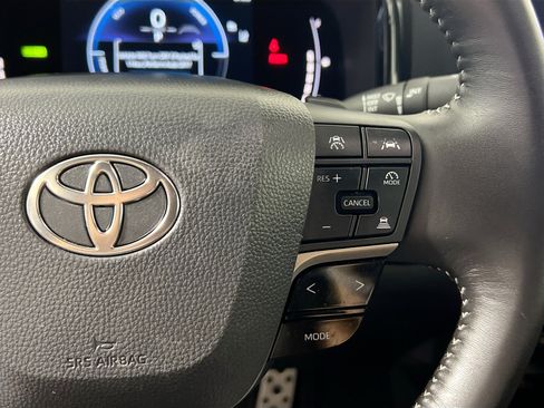 Used 2026 Toyota Camry SE FWD image 19
