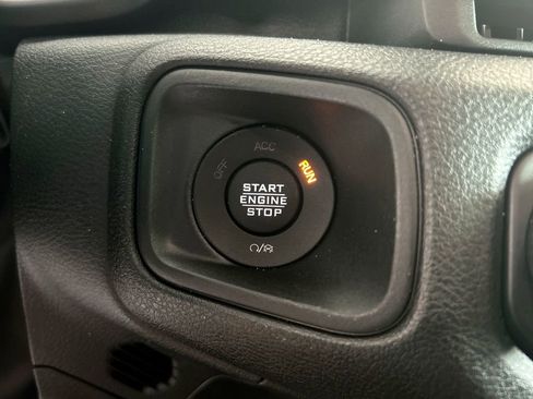Used 2024 Jeep Gladiator Sport AWD/4WD image 28