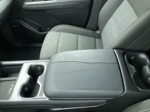 Used 2025 GMC Acadia Elevation image 19