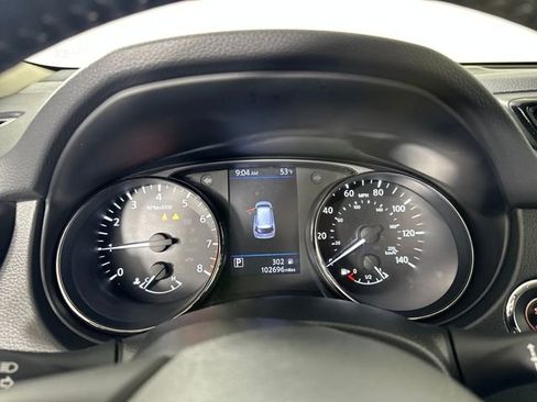 Used 2020 Nissan Rogue SV image 17