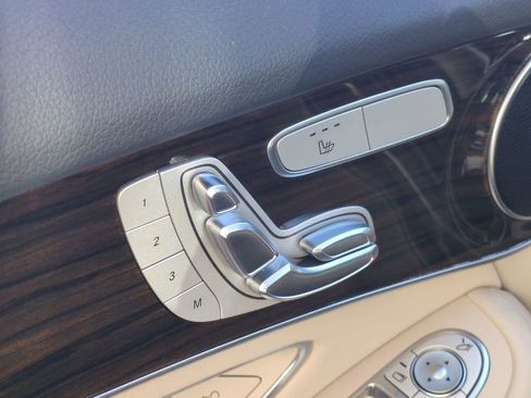 Used 2020 Mercedes-Benz GLC 300 image 23