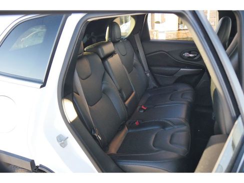 Used 2021 Jeep Cherokee Limited image 19