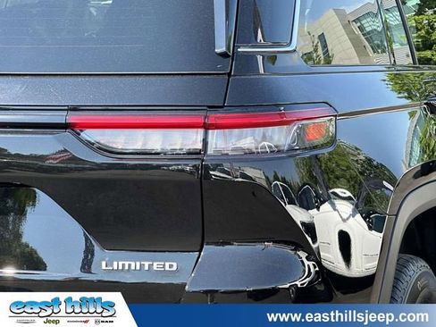 Certified 2025 Jeep Grand Cherokee Limited w/ MOPAR Finishing Package AWD/4WD image 11