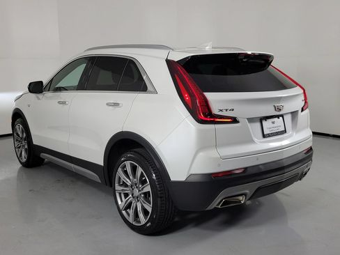Used 2023 Cadillac XT4 Premium Luxury FWD image 4