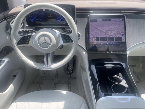 Used 2023 Mercedes-Benz EQE 350+ 4MATIC SUV w/ Exclusive Trim Package image 9
