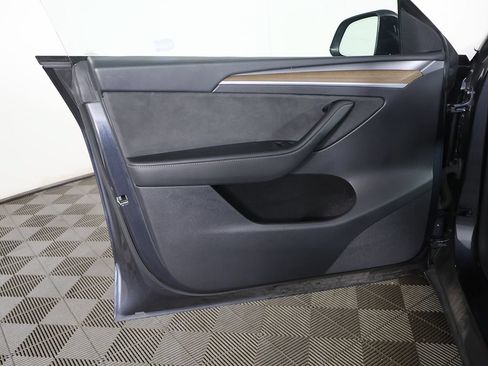 Used 2024 Tesla Model Y Long Range RWD image 31