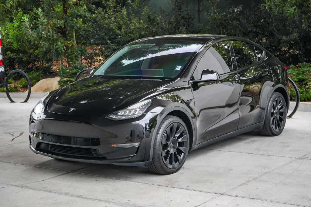 Used 2021 Tesla Model Y Long Range AWD/4WD image 3
