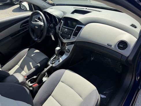 Used 2013 Chevrolet Cruze LS FWD image 13