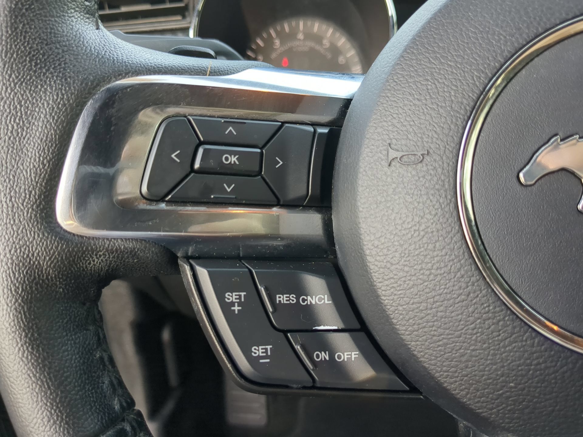 Used 2016 Ford Mustang Convertible RWD image 61