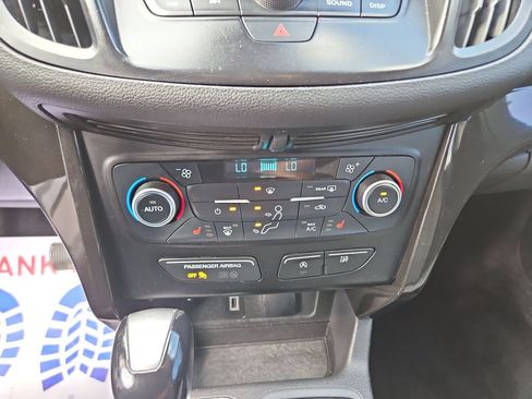 Used 2018 Ford Escape SE w/ SE Sport Appearance Package FWD image 18