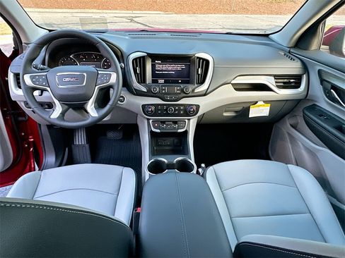 New 2024 GMC Terrain SLT w/ Tech Package image 3