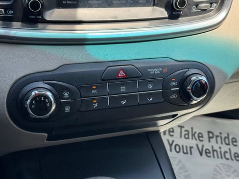 Used 2020 Kia Sorento LX FWD image 24
