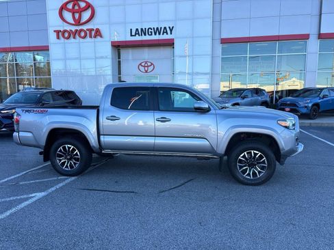 Certified 2020 Toyota Tacoma TRD Sport image 2