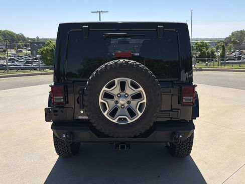 Used 2016 Jeep Wrangler Unlimited Rubicon w/ Connectivity Group AWD/4WD image 35