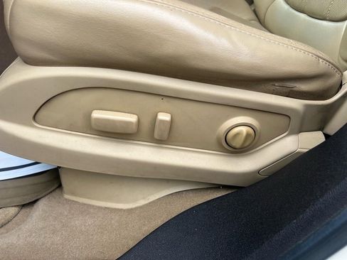 Used 2011 GMC Acadia SLT image 23