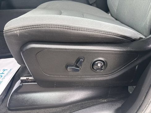 Used 2020 RAM 1500 Big Horn RWD image 23