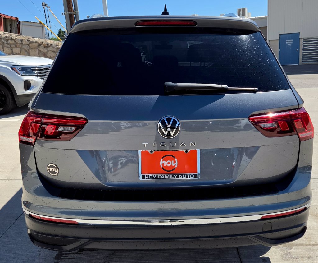 Used 2024 Volkswagen Tiguan SE FWD image 8