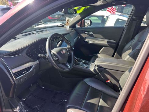 Used 2023 Cadillac XT4 Premium Luxury image 14