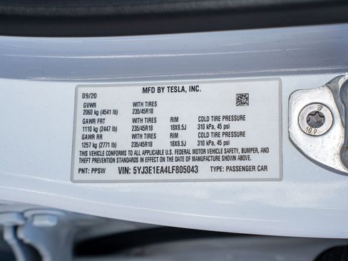 Used 2020 Tesla Model 3 Standard Range Plus image 32
