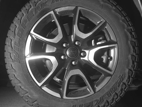 Used 2025 Jeep Compass Trailhawk AWD/4WD image 10